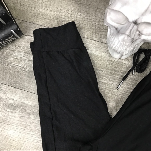 Ultra butter soft black joggers w pockets - Picture 2 of 6
